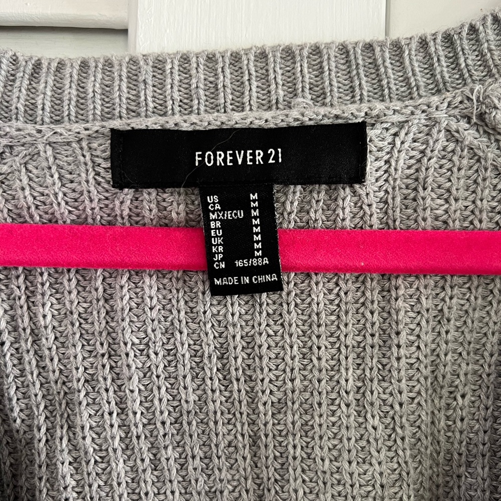 Cropped Sweater - Picture 4 of 5